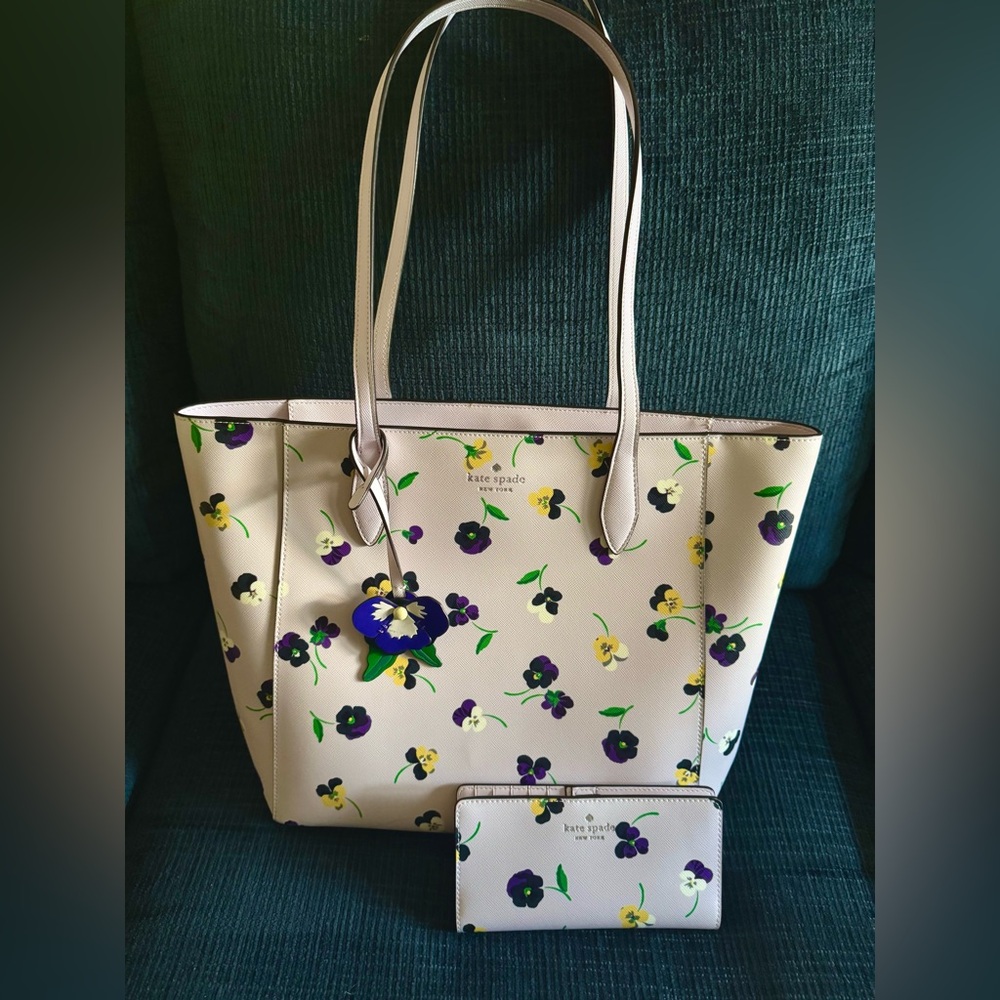 Summer End SALE! 🌟KATE SPADE Dana Tote Pansy with Matching Wallet 🌟
